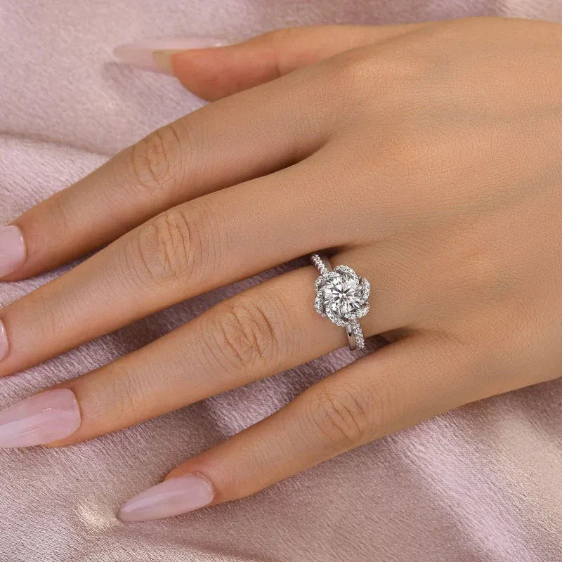 Vintage Twist Moissanite Ring — Passes Diamond Test 🔥 90% OFF